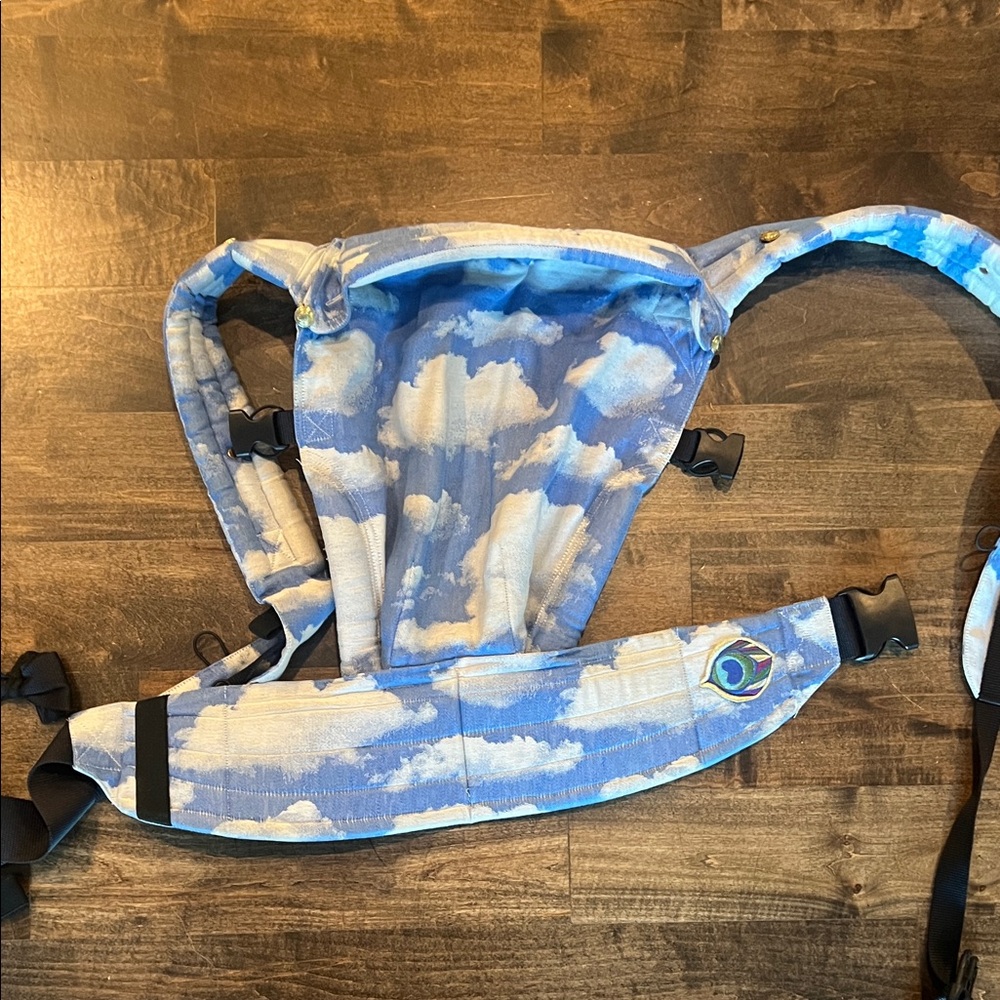 Sky-Themed Kids Carrier with Cloud Design